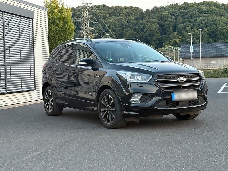 Schwarz Gebraucht 2018 Ford Kuga ST-Line SUV | 19.450 € (Fairer Preis) - Bild 1/4