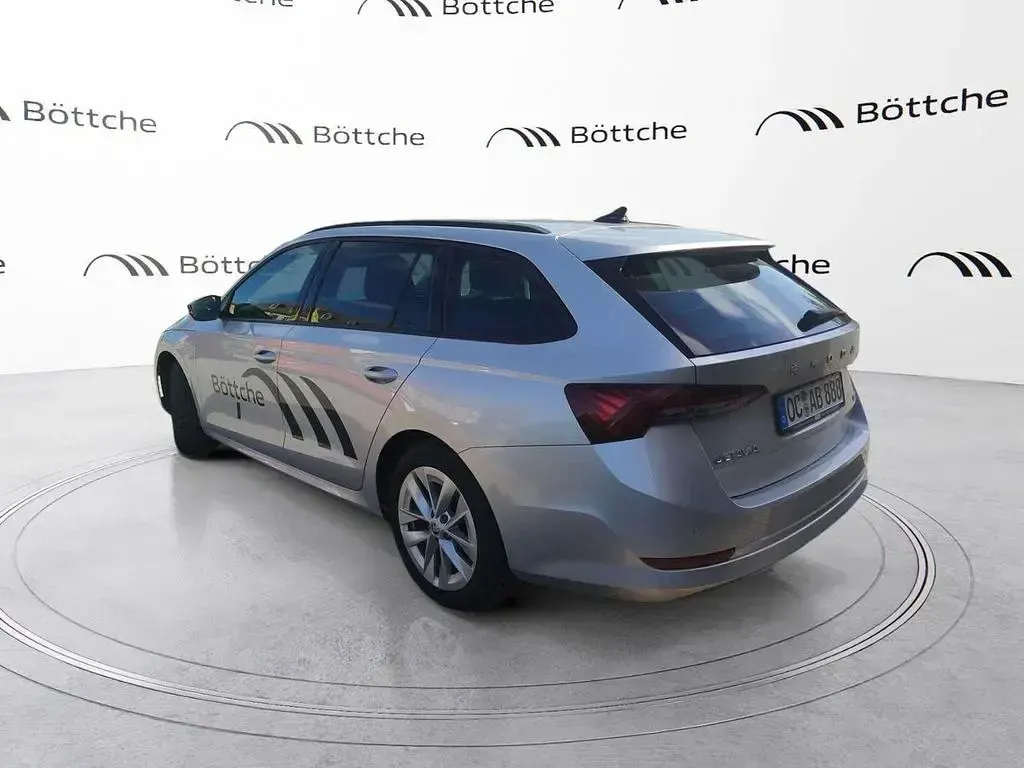 Gebraucht Skoda Octavia Style 150 PS (110 kW) 2023 Brilliantsilber metallic Kombi