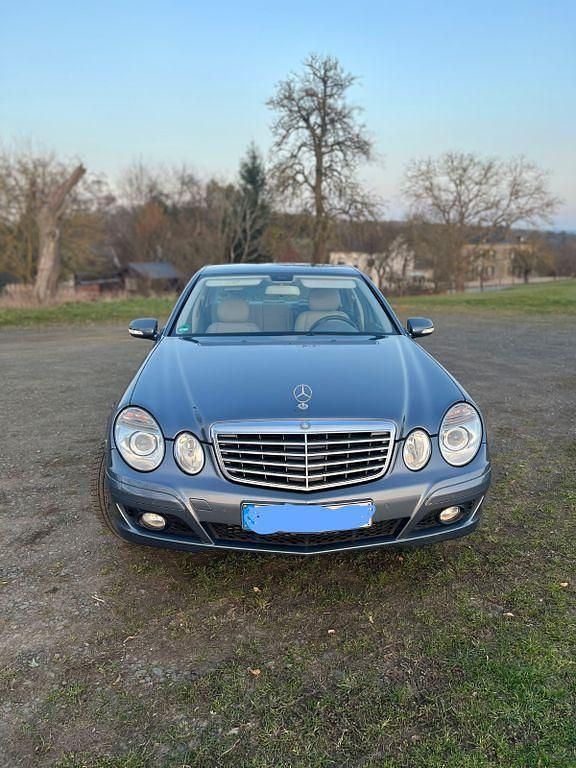 Gebraucht Mercedes E200 184 PS (135 kW) 2007 Blau Limousine
