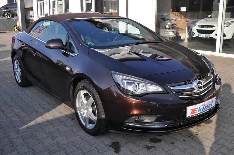 Second-hand Opel Cascada Innovation 165 CP (121 kW) 2013 Maro Cabrio