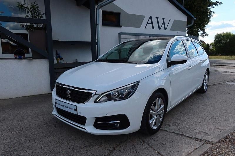 Weiß Gebraucht 2018 Peugeot 308 Active Kombi | 9.250 € (Guter Preis) - Bild 1/4