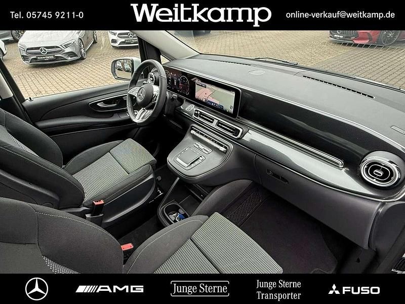 Gebraucht Mercedes V220 Style 163 PS (119 kW) 2025 Bergkristallweiß Van / Kleinbus
