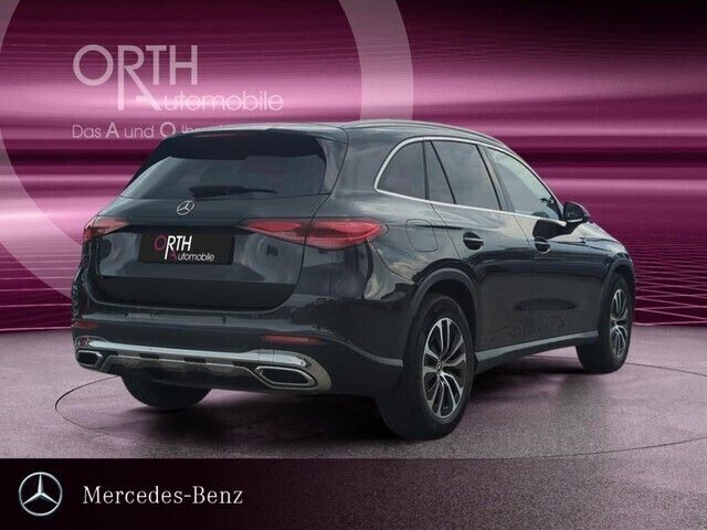 Gebraucht Mercedes GLC200 204 PS (150 kW) 2023 Metalliclack graphitgrau SUV