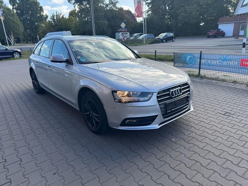 Silber Gebraucht 2015 Audi A4 Attraction Kombi | 7.499 € (Superpreis) - Bild 1/4