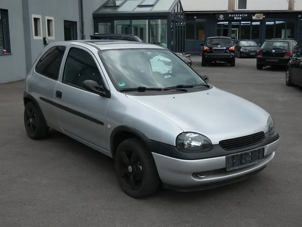 Gebraucht Opel Corsa 65 PS (47 kW) 1998 Silber Kleinwagen