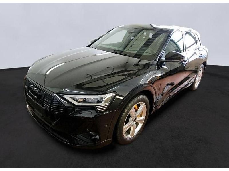 Gebraucht Audi e-tron 300 kW (408 PS) 2023 Mythosschwarz (metallic) SUV