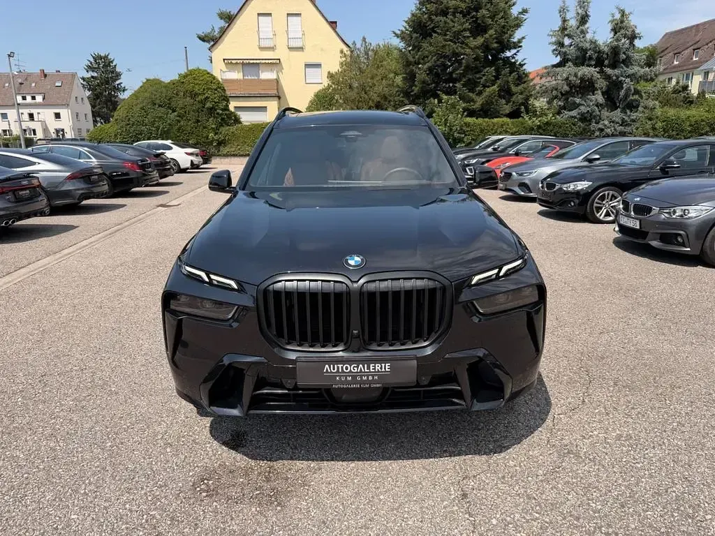 Gebraucht BMW X7 M Sport 352 PS (258 kW) 2022 Schwarz SUV