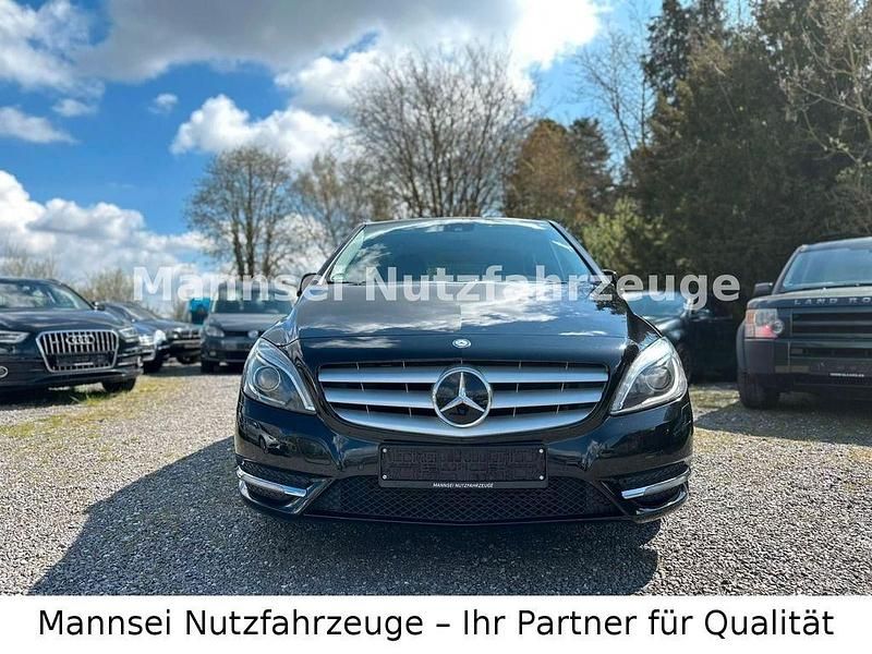 Gebraucht Mercedes B200 136 PS (100 kW) 2012 Schwarz Van / Kleinbus