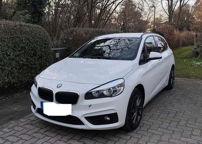 Gebraucht BMW 216 Active Tourer 116 PS (85 kW) 2017 Weiß Van / Kleinbus