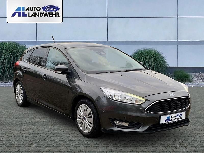 Gebraucht Ford Focus Business Edition 125 PS (91 kW) 2017 Grau Limousine