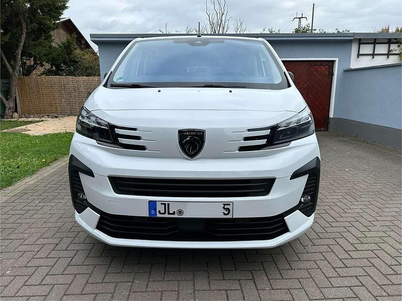 Gebraucht Peugeot Expert 179 PS (131 kW) 2025 Weiß Van