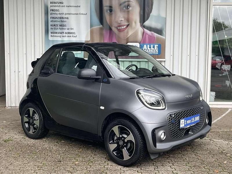 Titania grey matt Gebraucht 2024 Smart ForTwo Electric Drive Exclusive Cabrio | 19.198 € (Fairer Preis) - Bild 1/4