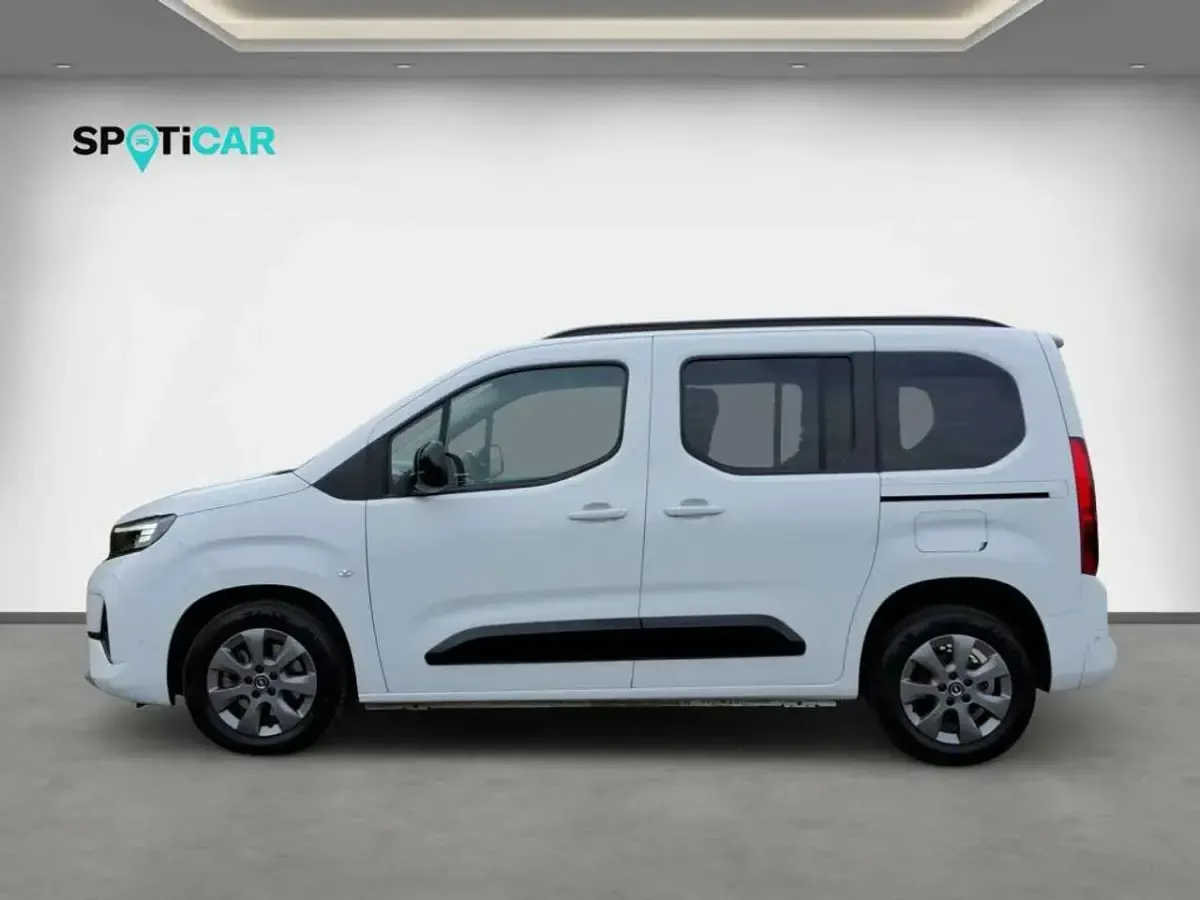 Gebraucht Opel Combo 131 PS (96 kW) 2024 Kaolin weiß Van / Kleinbus