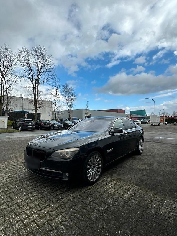 Gebraucht BMW 730 245 PS (180 kW) 2011 Schwarz Limousine