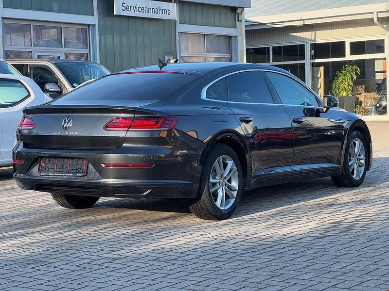 Gebraucht VW Arteon 150 PS (110 kW) 2022 Grau Limousine