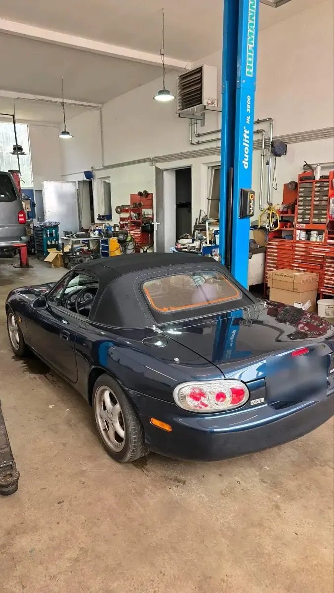 Gebraucht Mazda MX5 110 PS (80 kW) 1998 Blau Cabrio