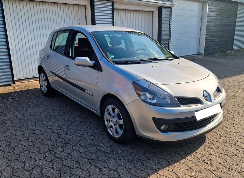 Silber Gebraucht 2008 Renault Clio II Rip Curl Kleinwagen | 1.750 € (Fairer Preis) - Bild 1/4