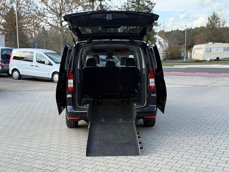Gebraucht VW Caddy Maxi Life 122 PS (89 kW) 2022 Schwarz Van / Kleinbus