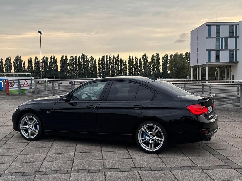 Schwarz Gebraucht 2017 BMW 320 Limousine | 13.700 € (Guter Preis) - Bild 1/4