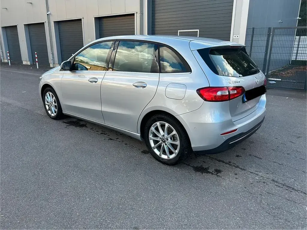 Gebraucht Mercedes B Electric Drive 117 kW (160 PS) 2022 Silber Van / Kleinbus
