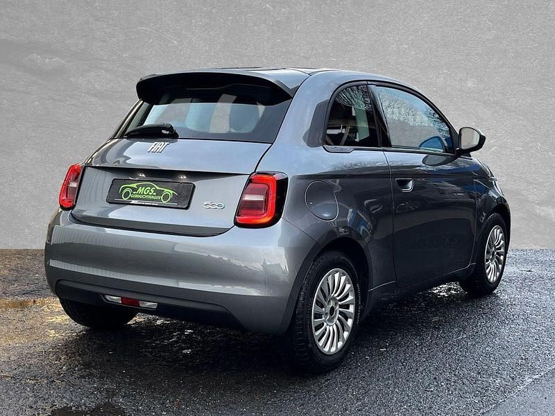 Gebraucht Fiat 500e Action 69 kW (95 PS) 2022 Mineralgrau (metalliclack.) Kleinwagen
