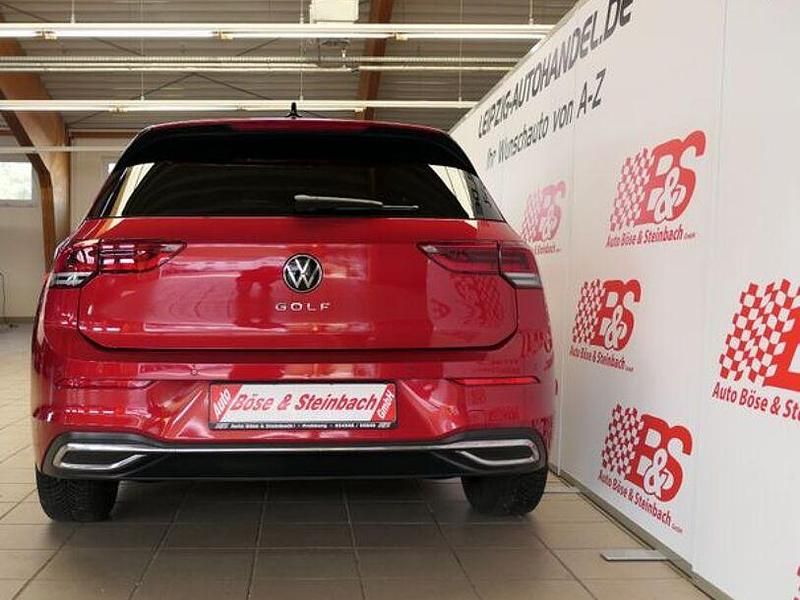 Gebraucht VW Golf VIII Active 150 PS (110 kW) 2022 Kings red metallic Limousine