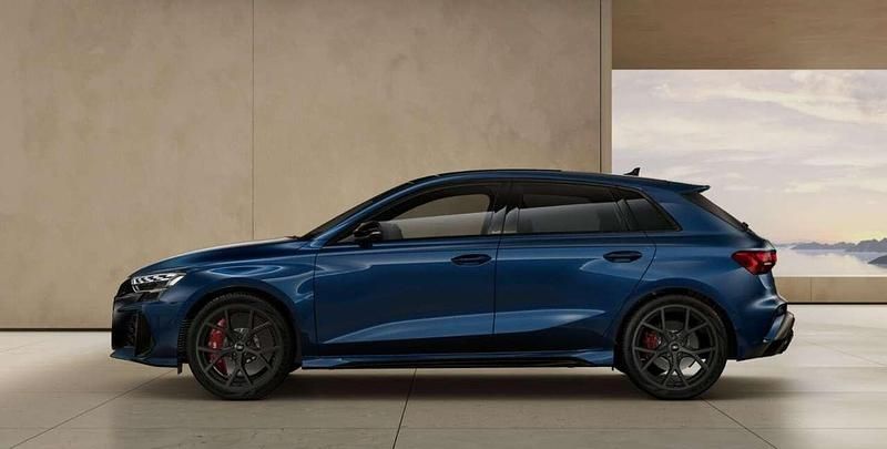 Gebraucht Audi RS3 Comfort 400 PS (294 kW) 2025 Blau (ascariblau metallic) Limousine