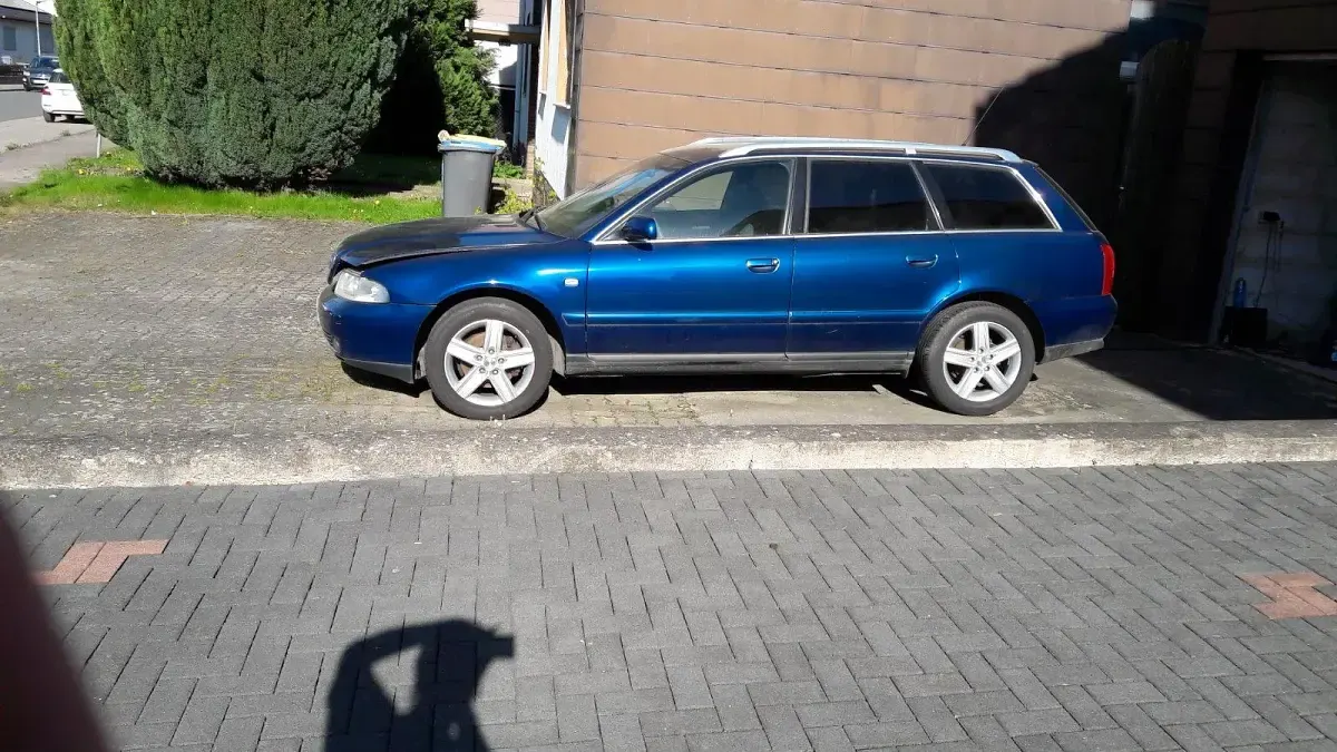 Gebraucht Audi A4 165 PS (121 kW) 1999 Blau Kombi