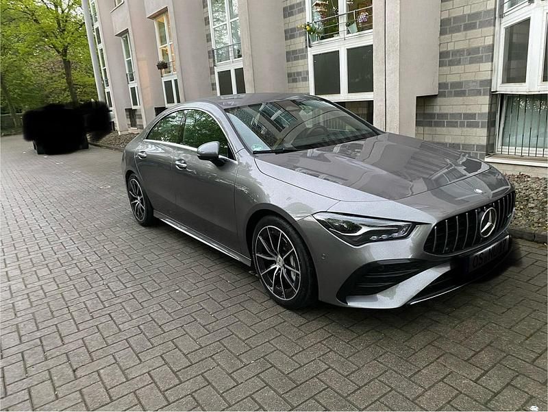 Grau Gebraucht 2024 Mercedes CLA35 AMG AMG Coupé | 41.300 € (Superpreis) - Bild 1/4