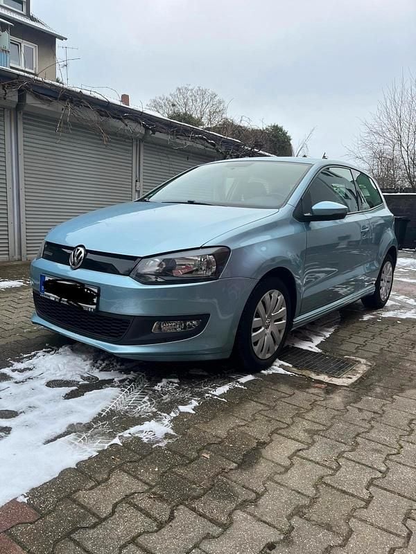 Gebraucht VW Polo 75 PS (55 kW) 2014 Blau Kleinwagen