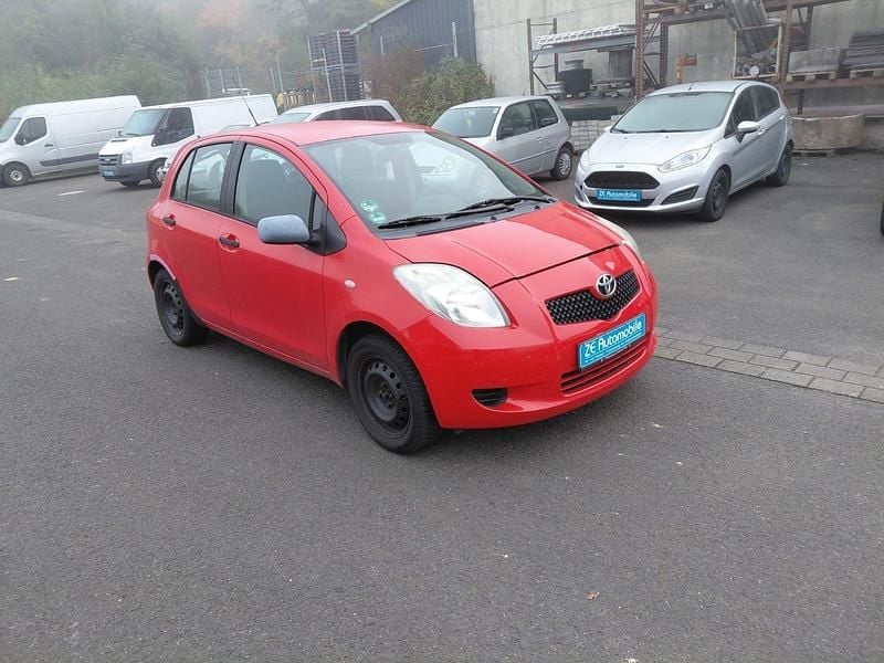 Rot Gebraucht 2007 Toyota Yaris Basis Kleinwagen | 1.250 € (Superpreis) - Bild 1/4