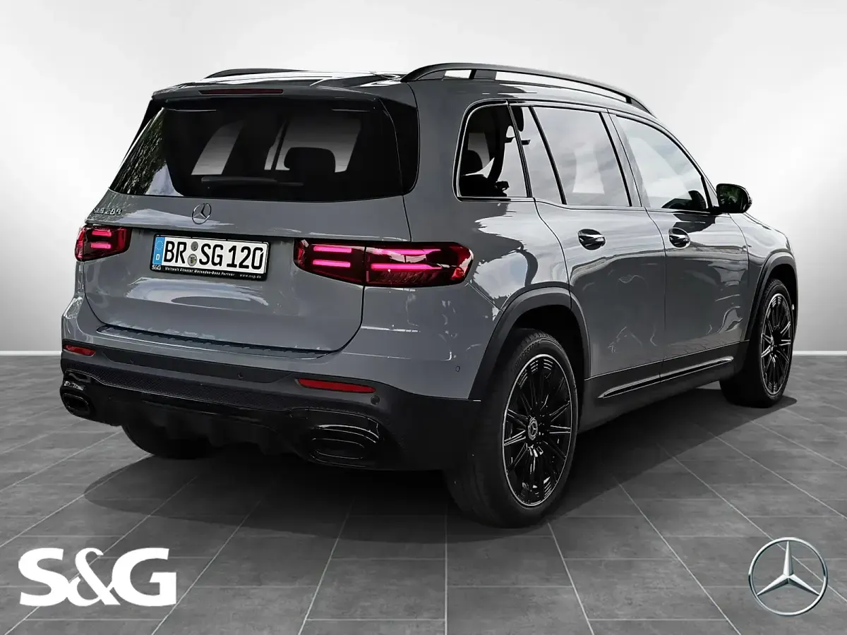 Gebraucht Mercedes GLB200 AMG 163 PS (119 kW) 2026 Manufaktur lack manufaktur alpingrau uni SUV
