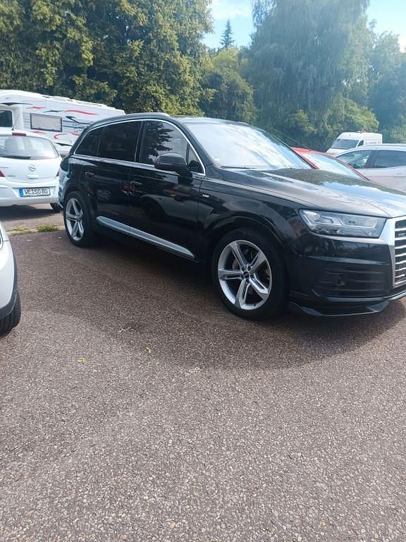 Schwarz Gebraucht 2016 Audi Q7 Sport SUV | 27.200 € (Fairer Preis) - Bild 1/4