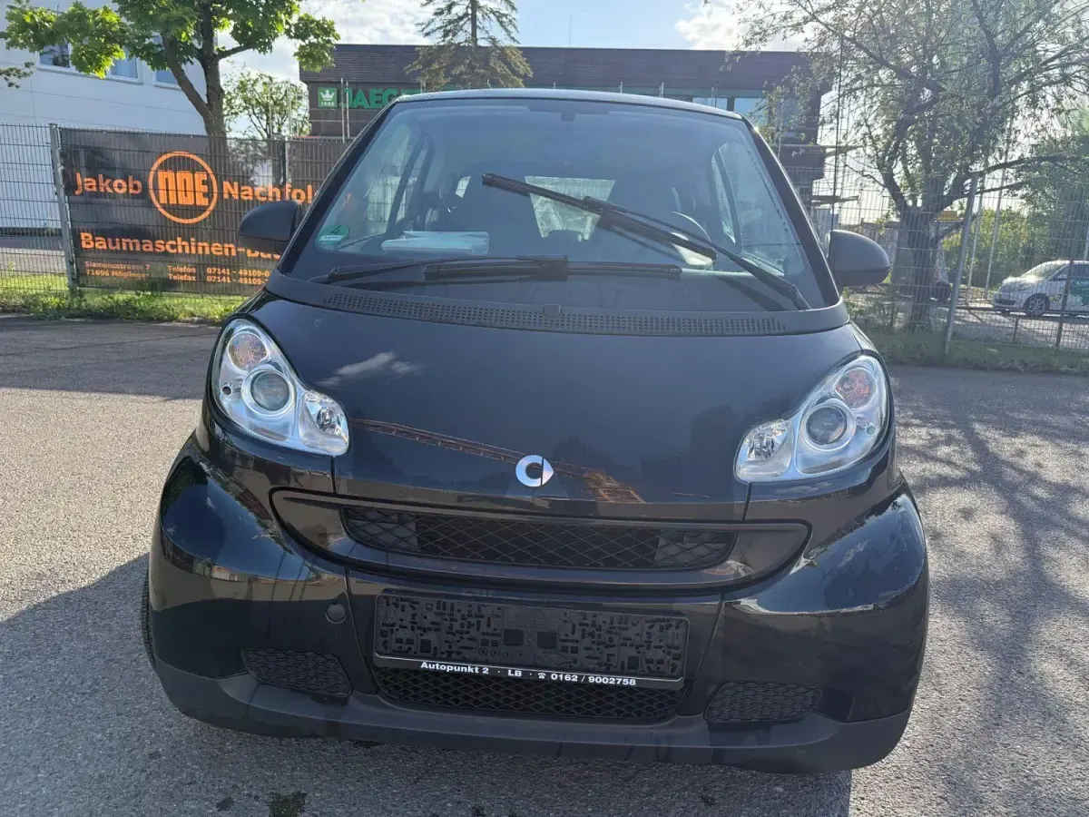Gebraucht Smart ForTwo Coupé 61 PS (44 kW) 2010 Schwarz Coupé