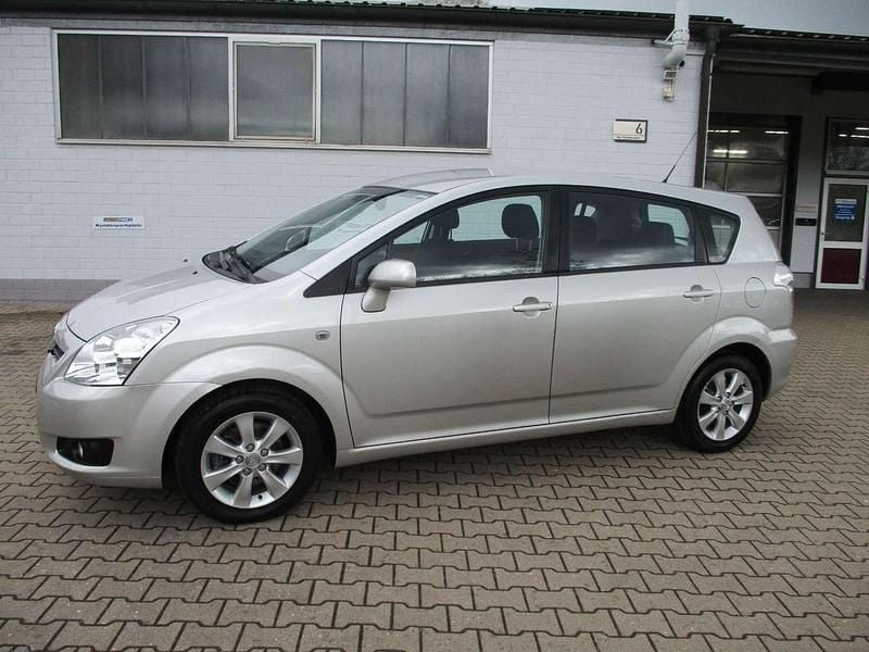 Gebraucht Toyota Corolla Verso Executive 129 PS (94 kW) 2008 Silber Van / Kleinbus