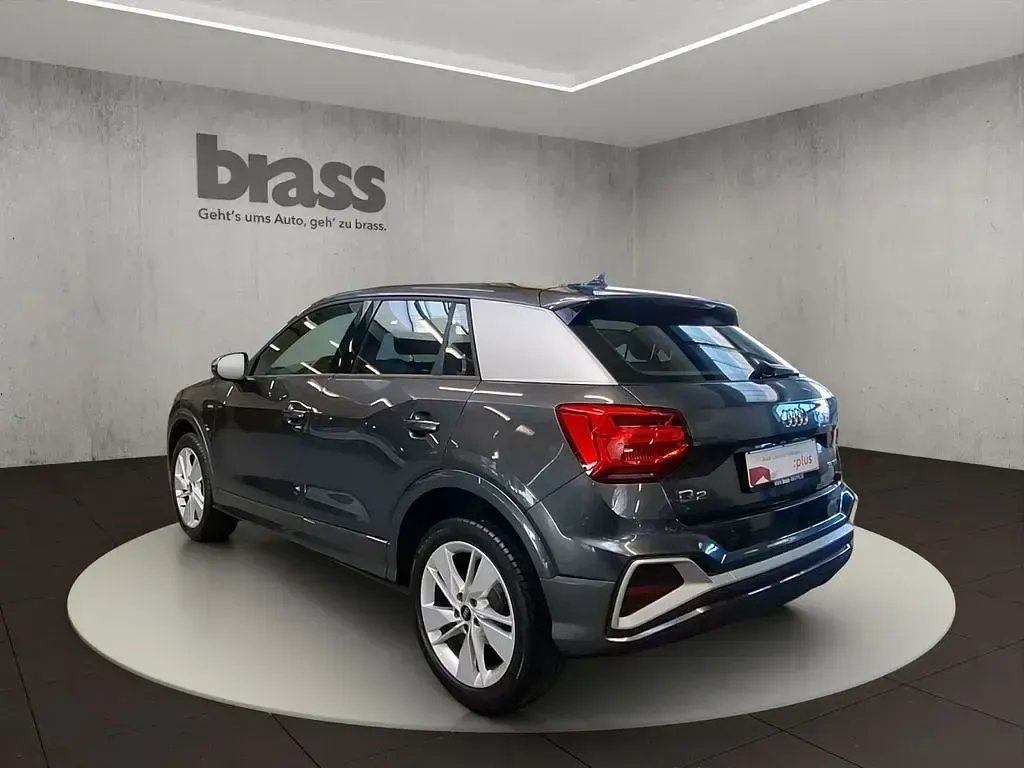 Używany Audi Q2 Ambiente 150 KM (110 kW) 2022 Szary SUV
