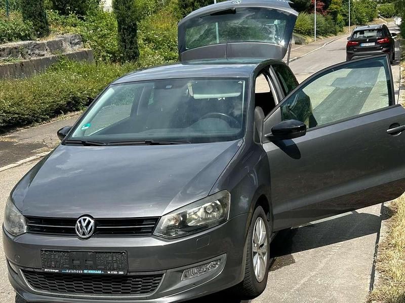 Grau Gebraucht 2011 VW Polo Kleinwagen | 4.800 € (Etwas zu teuer) - Bild 1/4