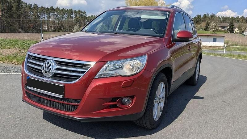 Gebraucht VW Tiguan 140 PS (102 kW) 2009 Rot SUV