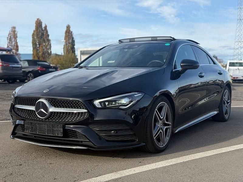 Schwarz Gebraucht 2021 Mercedes CLA200 AMG line Limousine | 24.500 € (Etwas zu teuer) - Bild 1/4