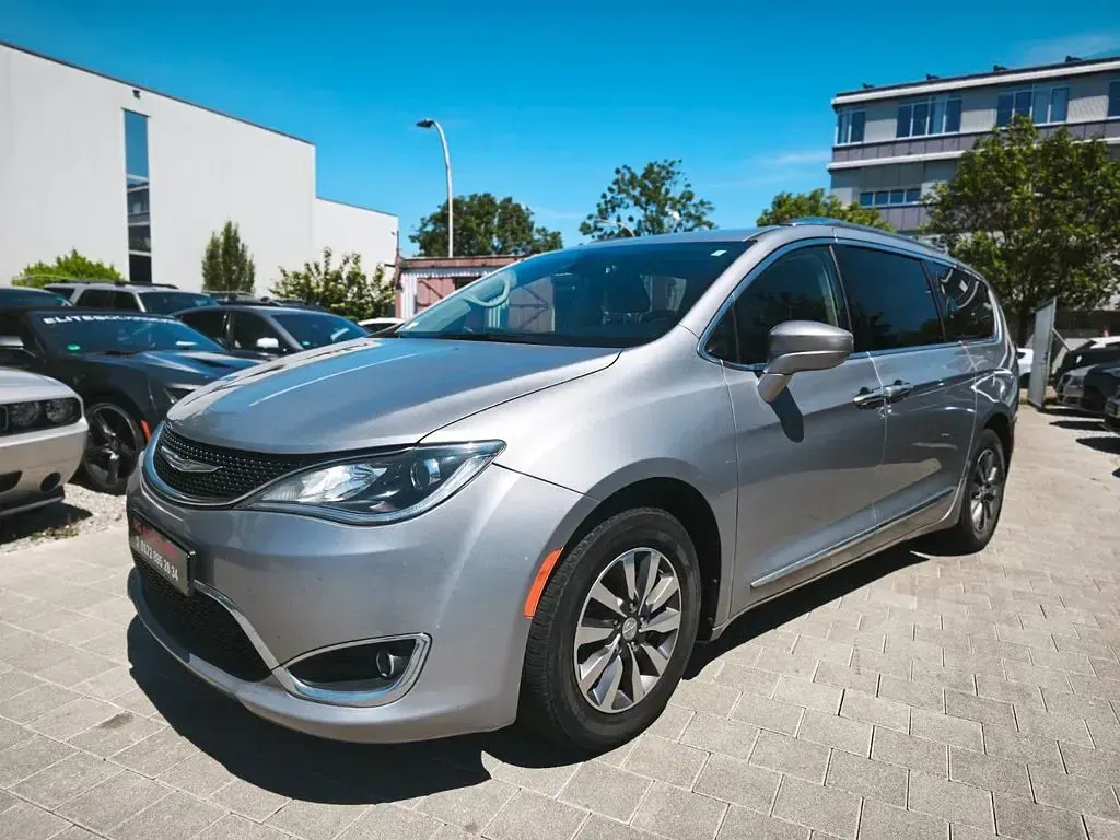 Gebraucht Chrysler Pacifica 291 PS (214 kW) 2020 Grau Limousine