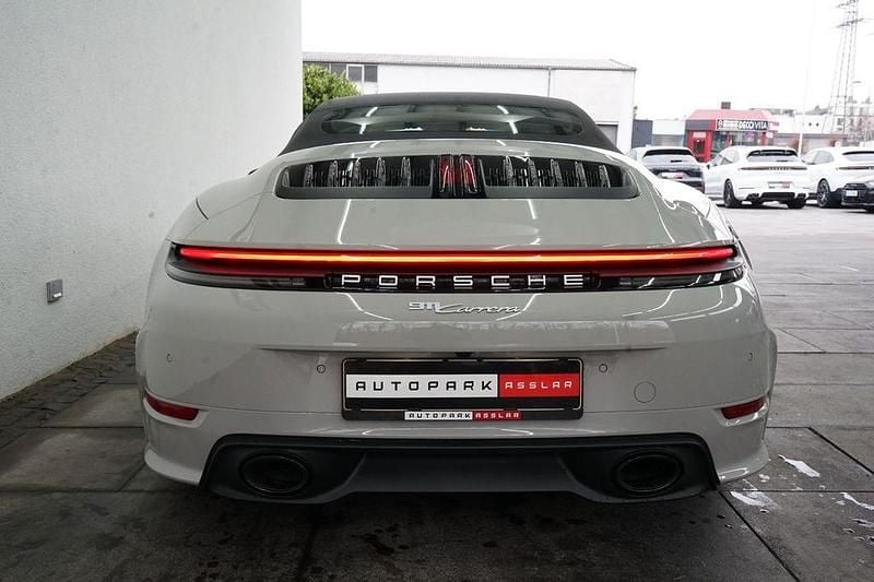 Gebraucht Porsche 992 394 PS (289 kW) 2025 Grau Cabrio