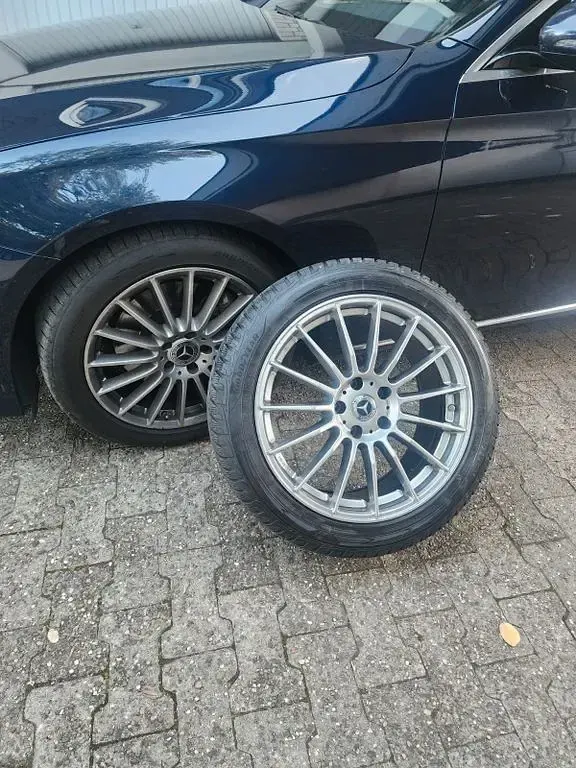 Gebraucht Mercedes E220 194 PS (142 kW) 2021 Blau Limousine
