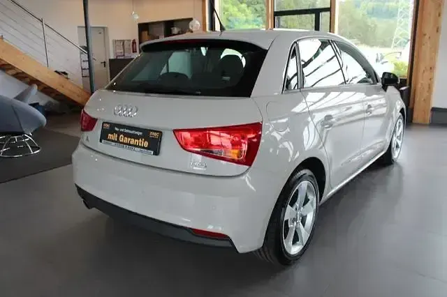 Gebraucht Audi A1 Sportback Sport 95 PS (69 kW) 2018 Beige Kleinwagen