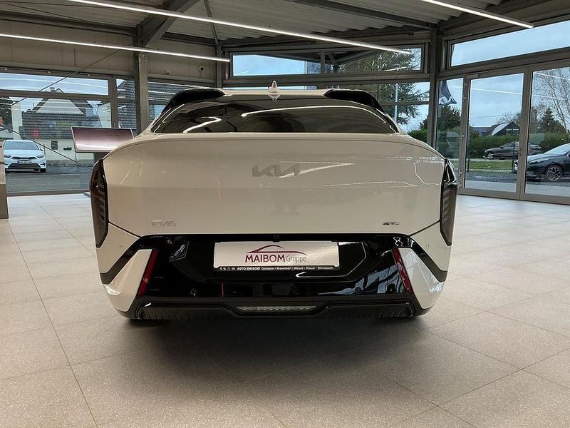 Neu Kia EV4 GT-Line 150 kW (204 PS) 2026 Weiß Limousine