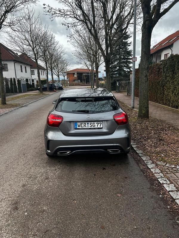 Gebraucht Mercedes A200 Sportline 156 PS (114 kW) 2018 Grau Kleinwagen