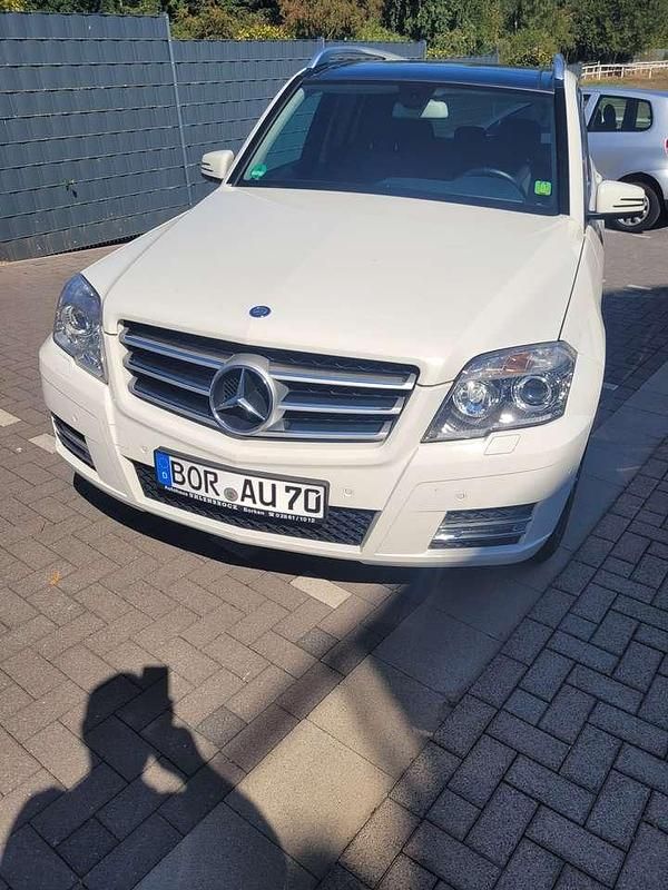 Weiß Gebraucht 2011 Mercedes GLK350 Sport Edition SUV | 14.500 € (Fairer Preis) - Bild 1/4