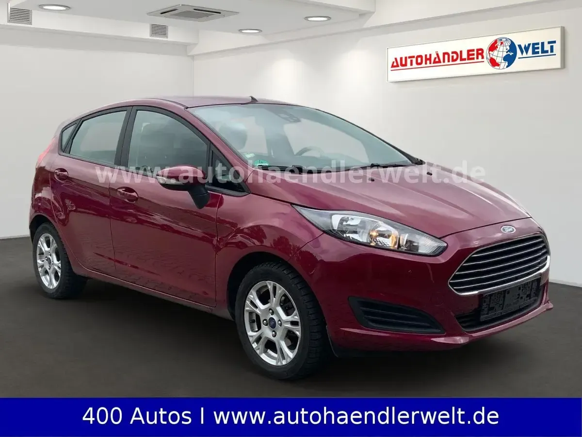 Gebraucht Ford Fiesta Titanium 101 PS (74 kW) 2013 Rot Kleinwagen
