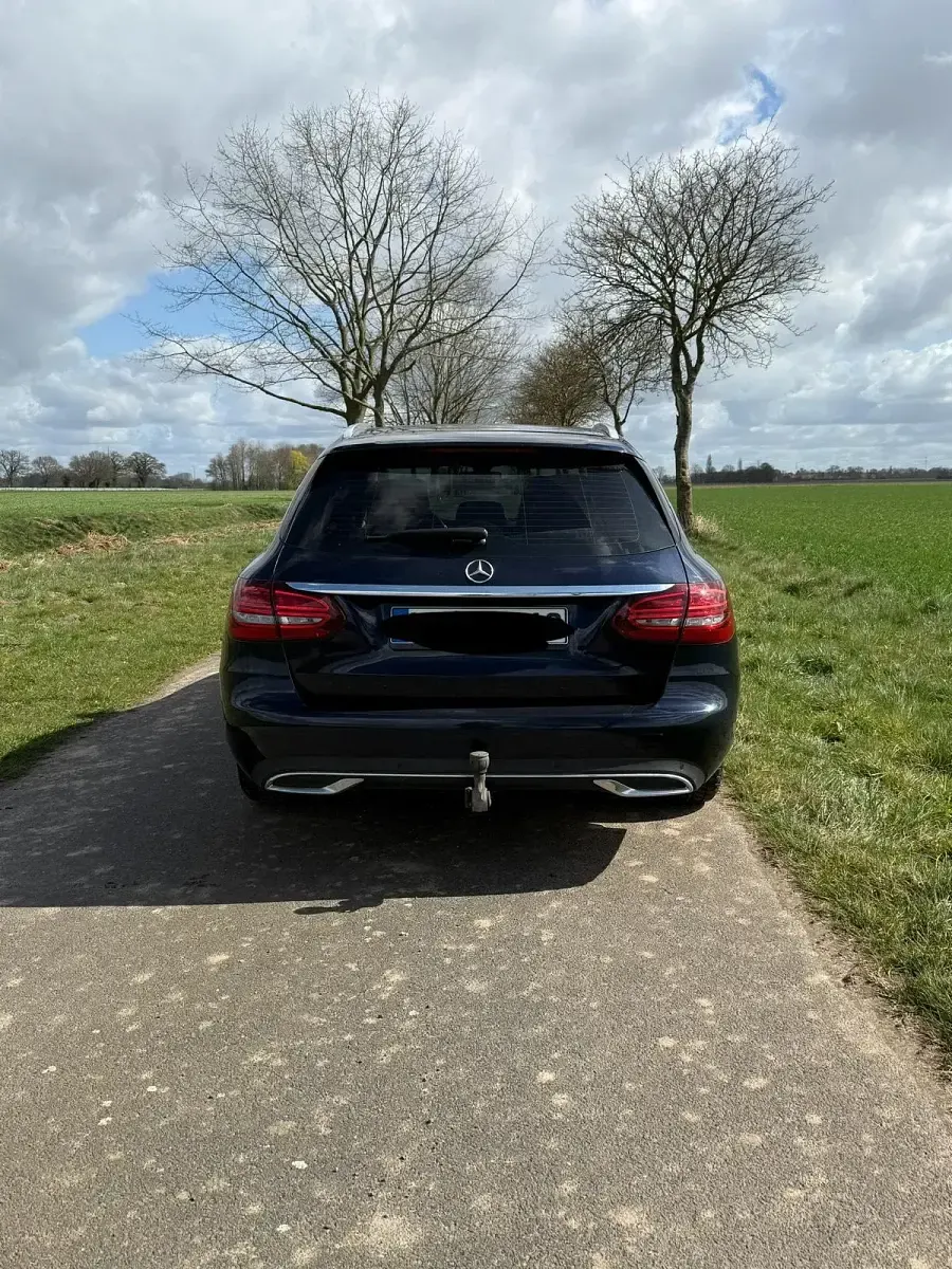 Gebraucht Mercedes C220 Avantgarde 194 PS (142 kW) 2020 Blau Kombi