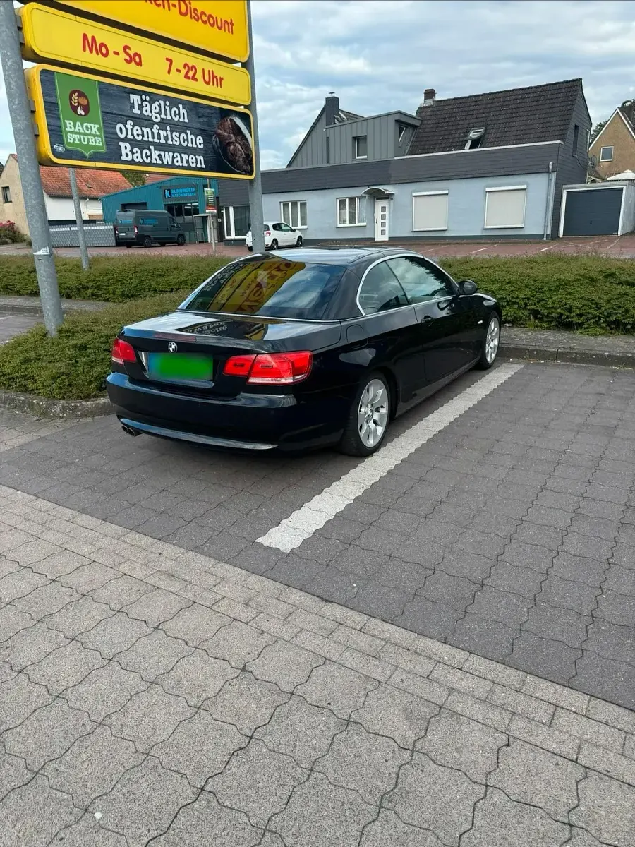 Gebraucht BMW 325 Cabriolet 197 PS (144 kW) 2009 Schwarz Cabrio