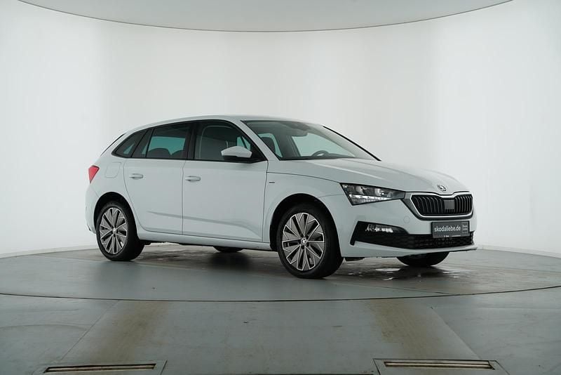 Gebraucht Skoda Scala Clever 110 PS (80 kW) 2022 Moonweiss metallic Kleinwagen